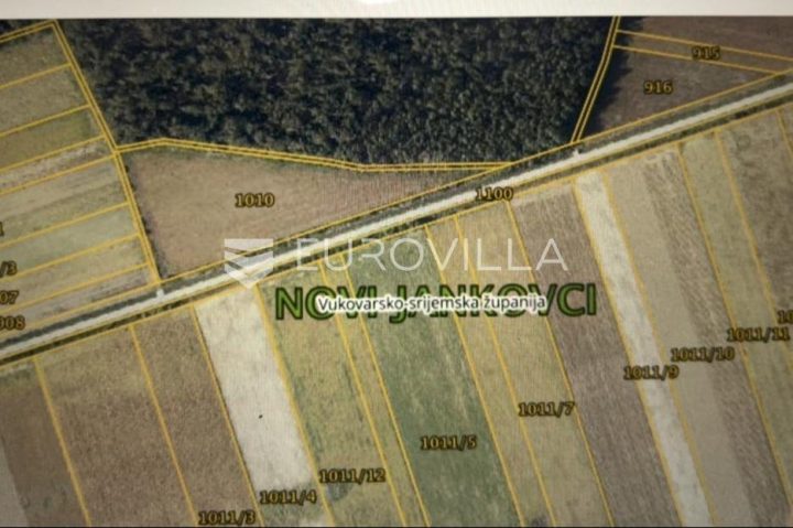 Terrain à vendre 20934 m² – Novi Jankovci
