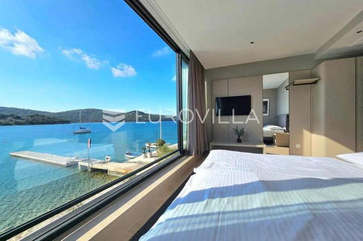 House for sale 226 m² – Tisno