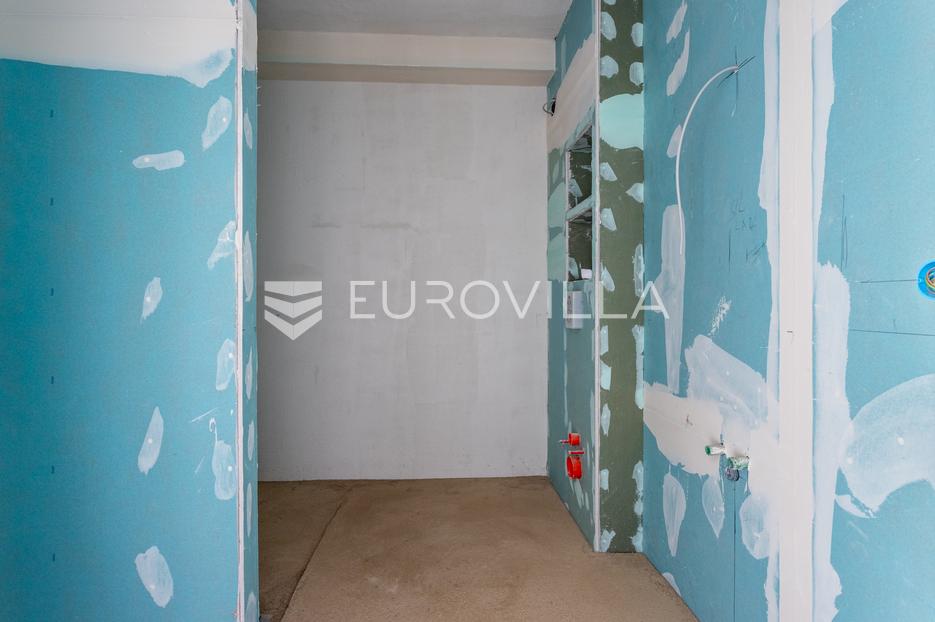 Apartma Naprodaj - Splitsko-dalmatinska Okrug