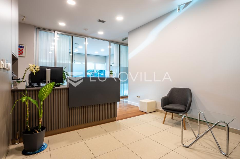 Business premises For sale -  Split