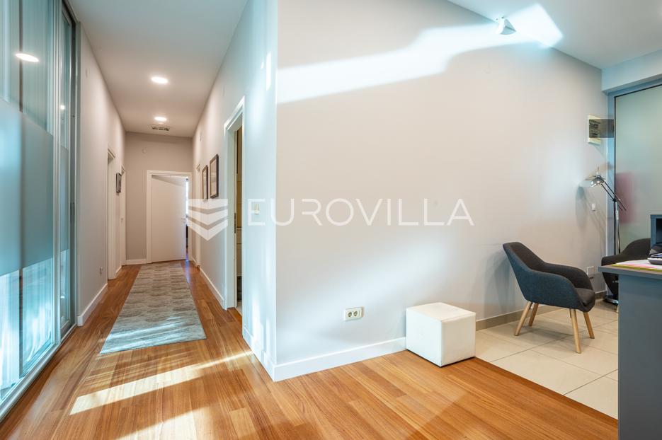 Business premises For sale -  Split