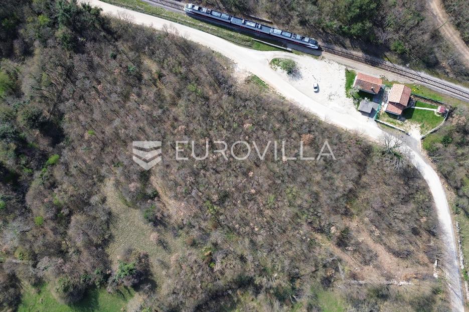 Zemljište Na prodaju Pifari