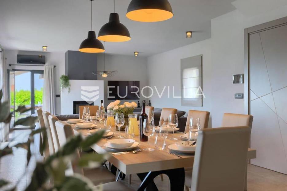 Casa In vendita -  Vižinada