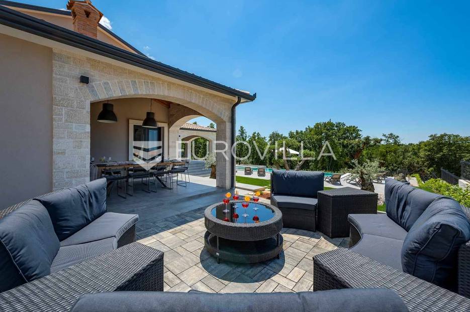 Casa In vendita -  Vižinada