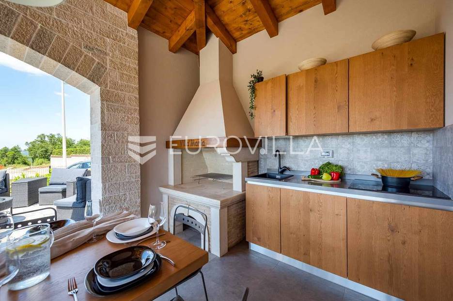 Casa In vendita -  Vižinada