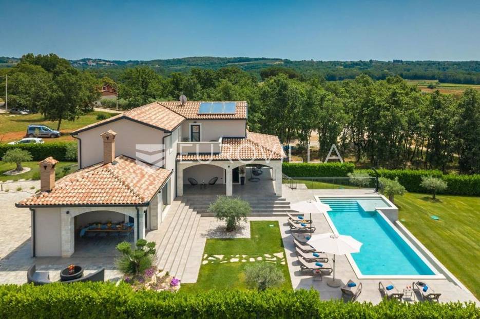 Casa In vendita -  Vižinada