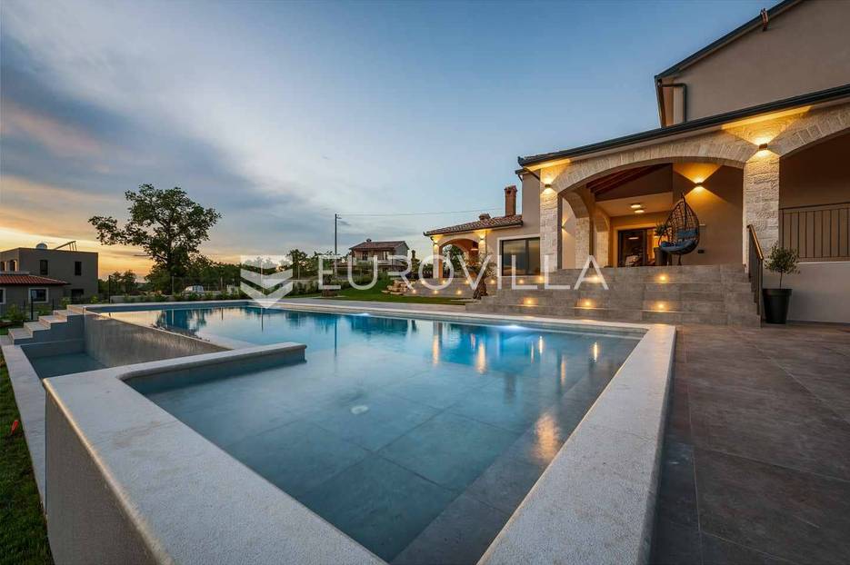 Casa In vendita -  Vižinada