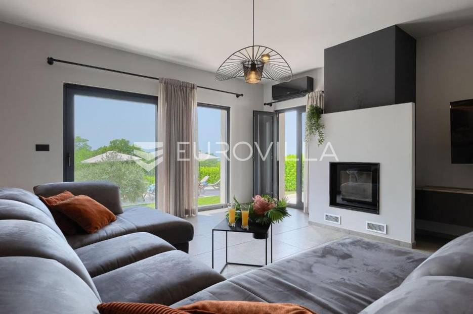 Casa In vendita -  Vižinada