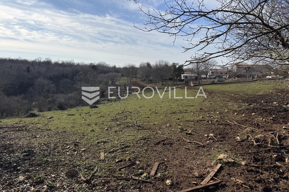 Land For sale - Istarska Višnjan