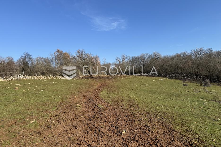 Land For sale - Istarska Višnjan