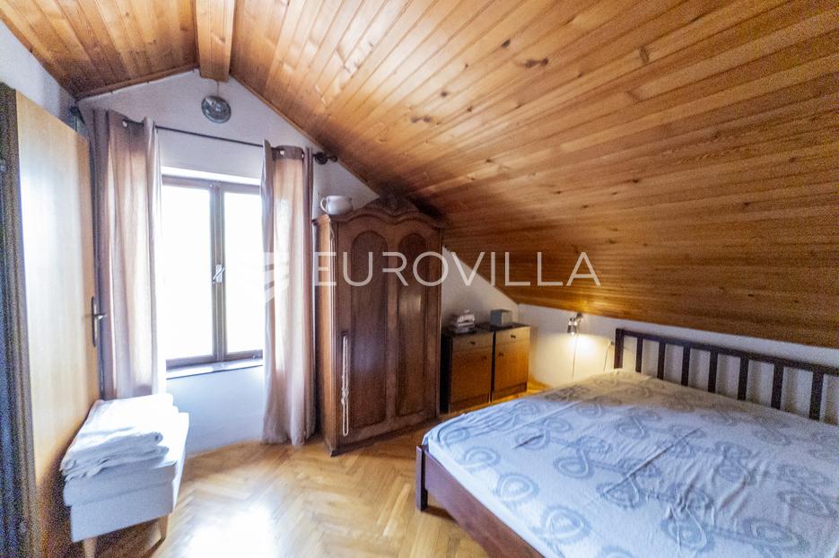 Kuća Na prodaju -  Jelsa