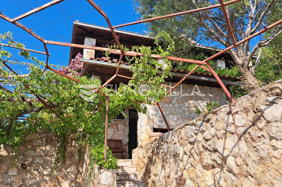 Kuća Na prodaju -  Jelsa