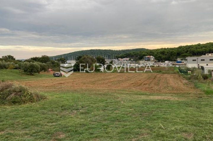 Działka na sprzedaż 742 m² – Pomer