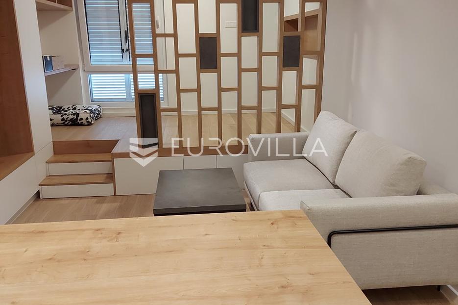 Appartamento In vendita -  Rab