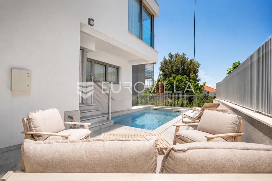 Flat For sale -  Zadar - Okolica
