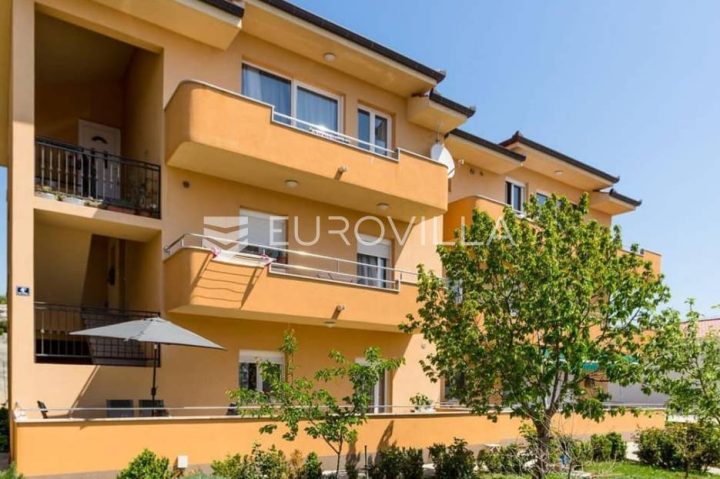 Casa in vendita 630 m² – Kila