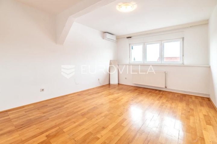 Apartmán na prodej 80 m² – Donji Grad