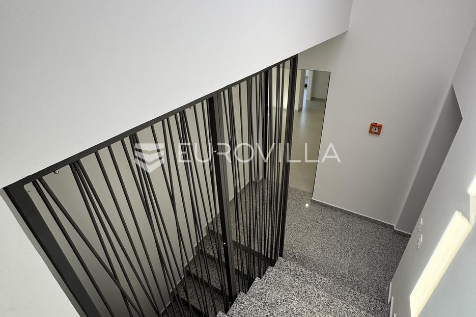Appartamento In vendita -  Povljana