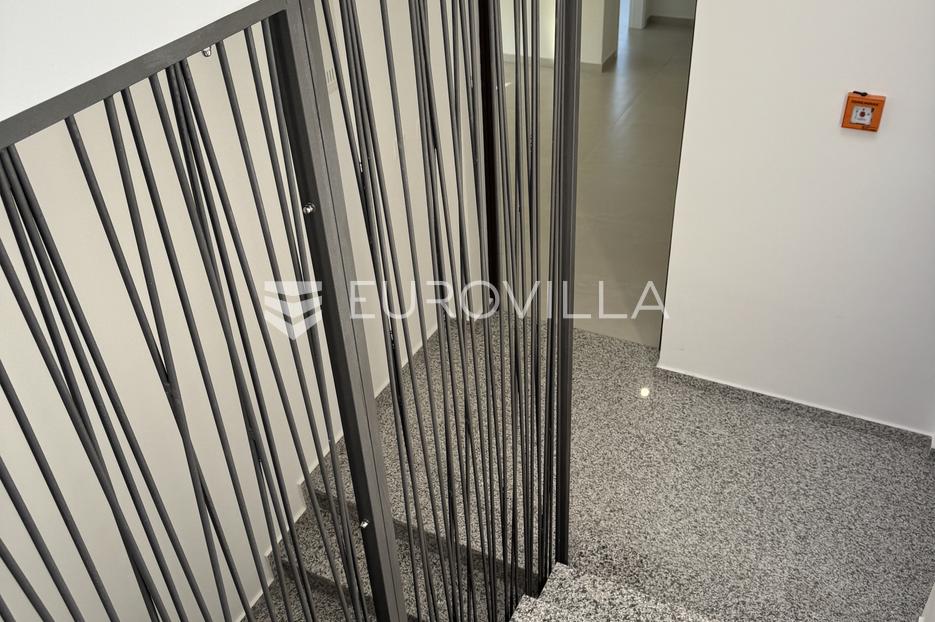 Appartamento In vendita -  Povljana
