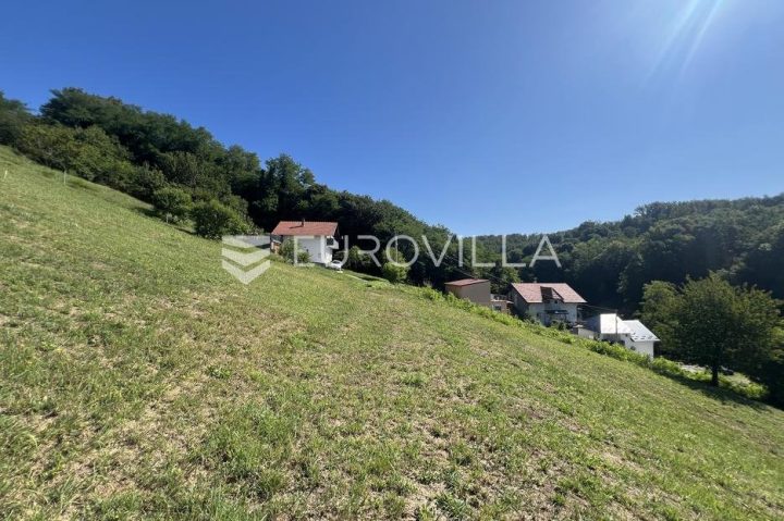 Pozemok na predaj 765 m² – Oporovec