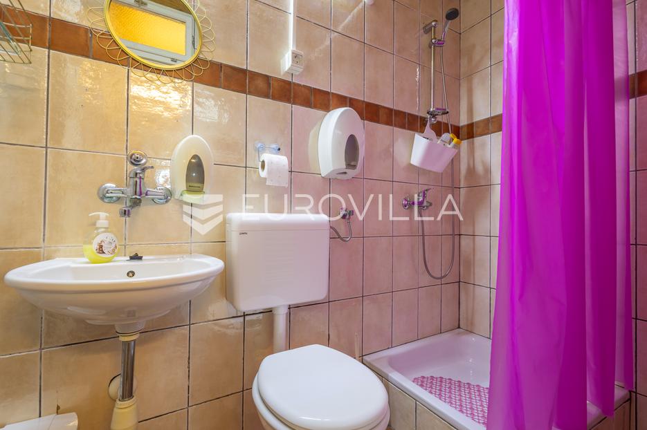 Casa In vendita -  Kneževi Vinogradi