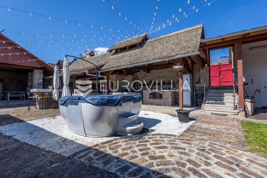 Casa In vendita -  Kneževi Vinogradi
