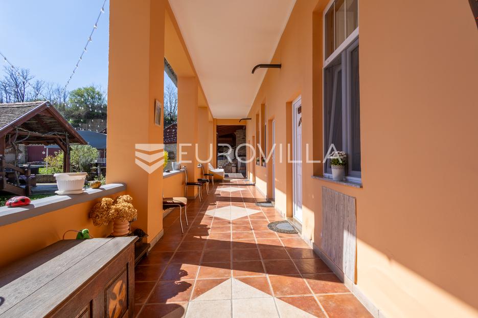 Casa In vendita -  Kneževi Vinogradi