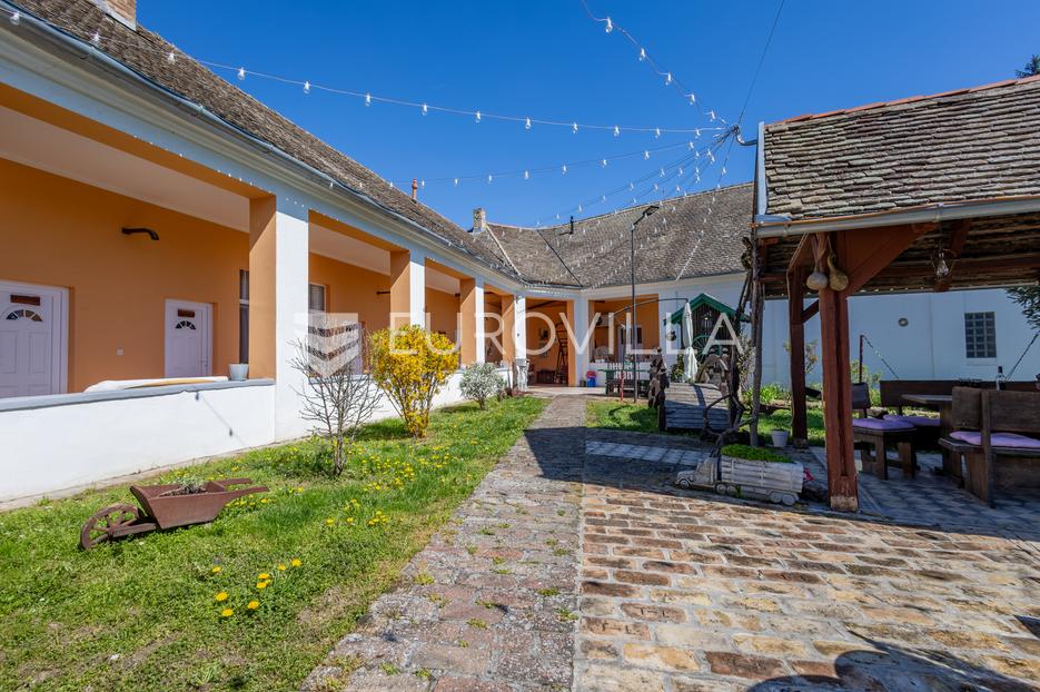 Casa In vendita -  Kneževi Vinogradi