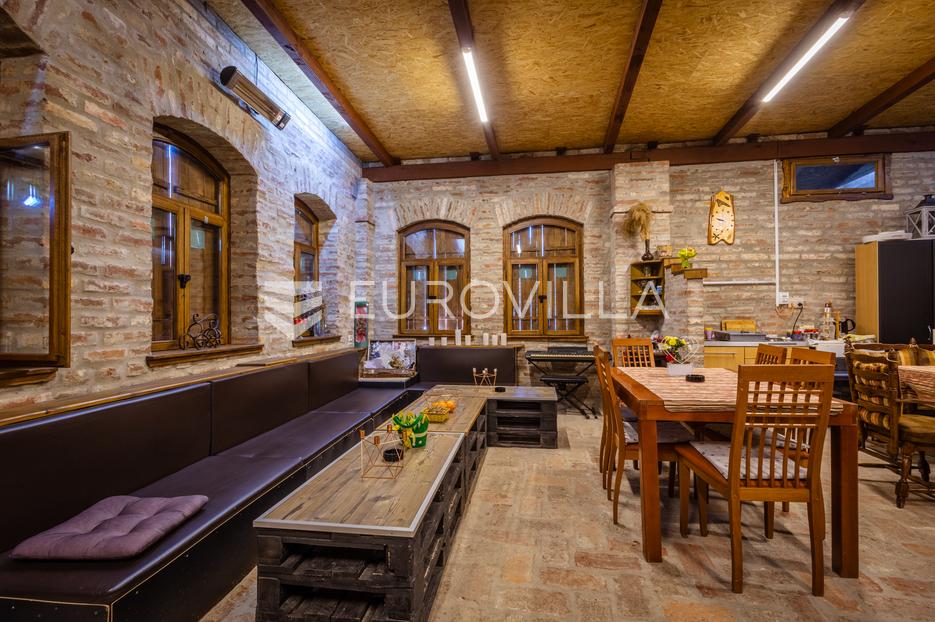 Casa In vendita -  Kneževi Vinogradi
