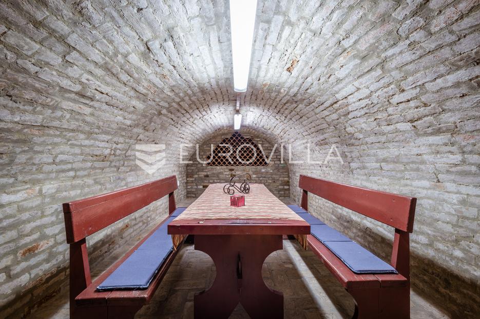 Casa In vendita -  Kneževi Vinogradi