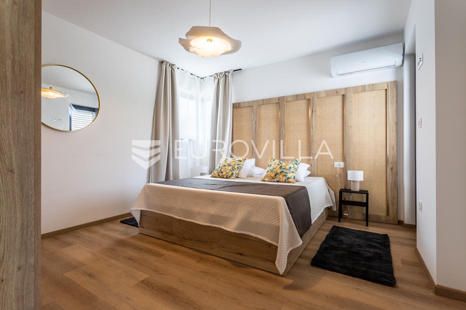 Casa In vendita -  Šibenik - Okolica