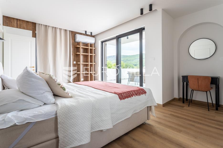 Casa In vendita -  Šibenik - Okolica