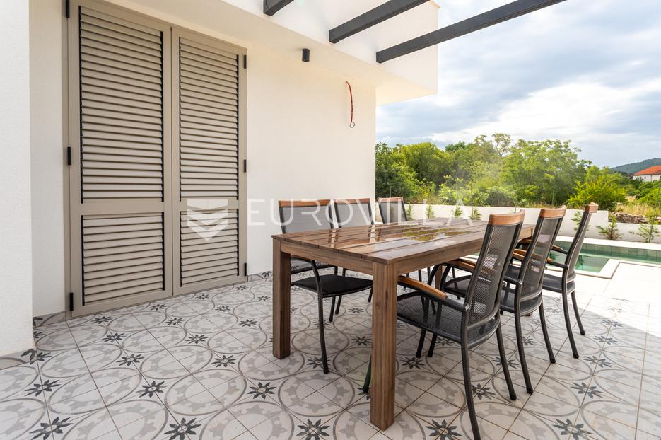 Casa In vendita -  Šibenik - Okolica