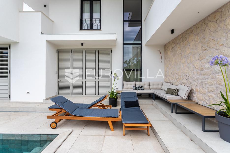 Casa In vendita -  Šibenik - Okolica