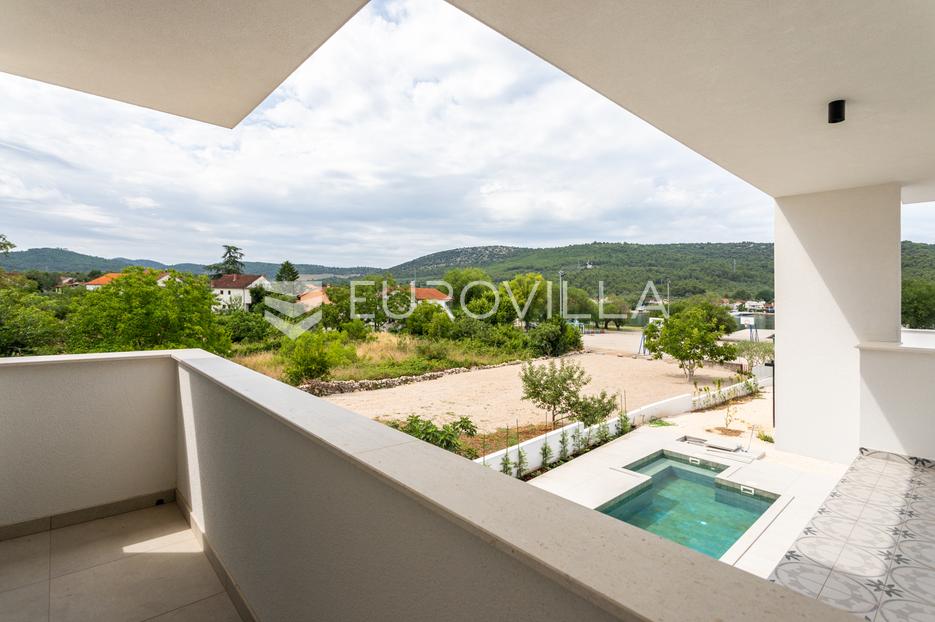 Casa In vendita -  Šibenik - Okolica