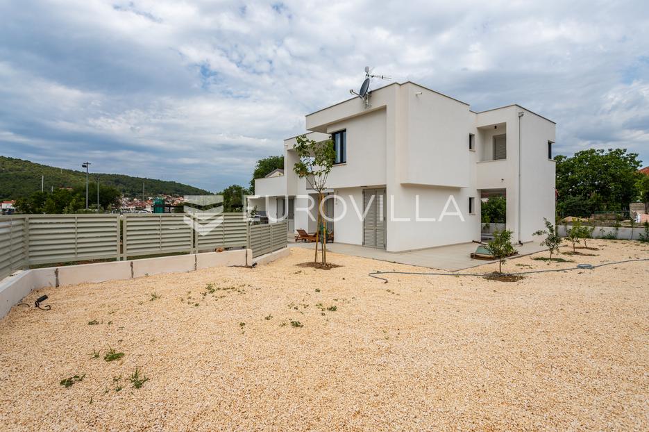 Casa In vendita -  Šibenik - Okolica