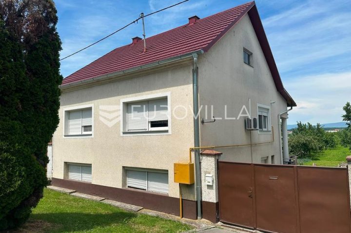 Stan na prodaju 92 m² – Centar