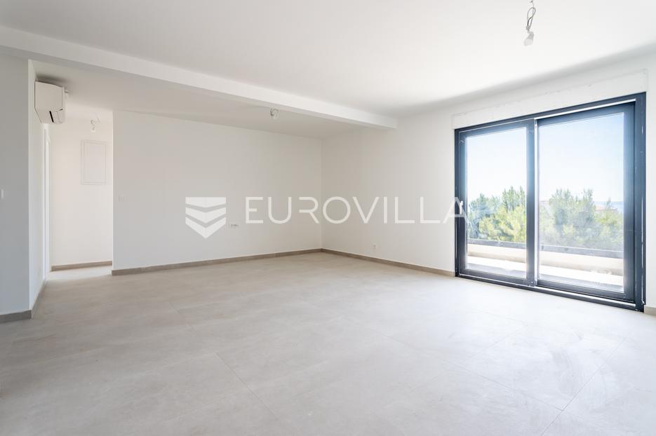 Appartamento In vendita Okrug Gornji