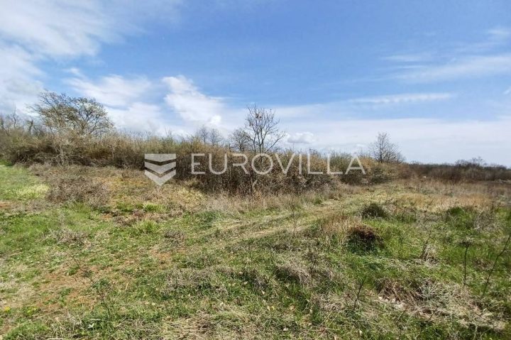 Działka na sprzedaż 2970 m² – Buići
