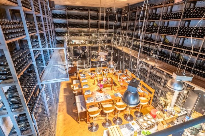 Commerciale in vendita 172 m² – Grmoščica