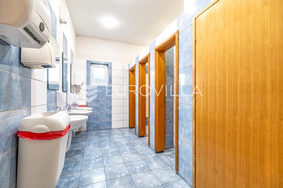 Poslovni prostor Na prodaju -  Rugvica
