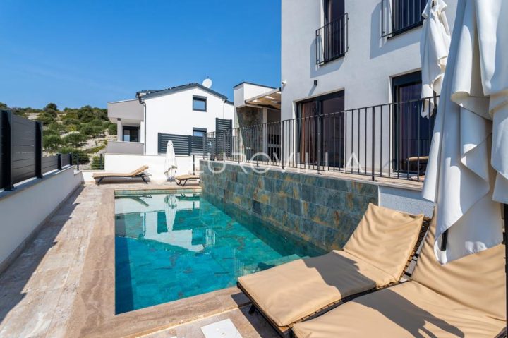 Casa In vendita - Splitsko-dalmatinska Marina - foto 4/16