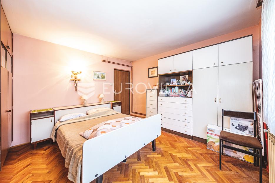 Haus Zu verkaufen -  Trešnjevka - Sjever