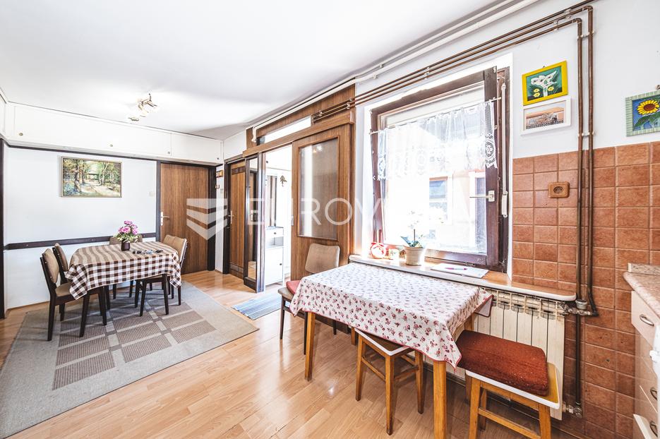 Haus Zu verkaufen -  Trešnjevka - Sjever