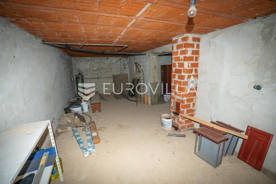 Haus Zu verkaufen -  Satnica Đakovačka