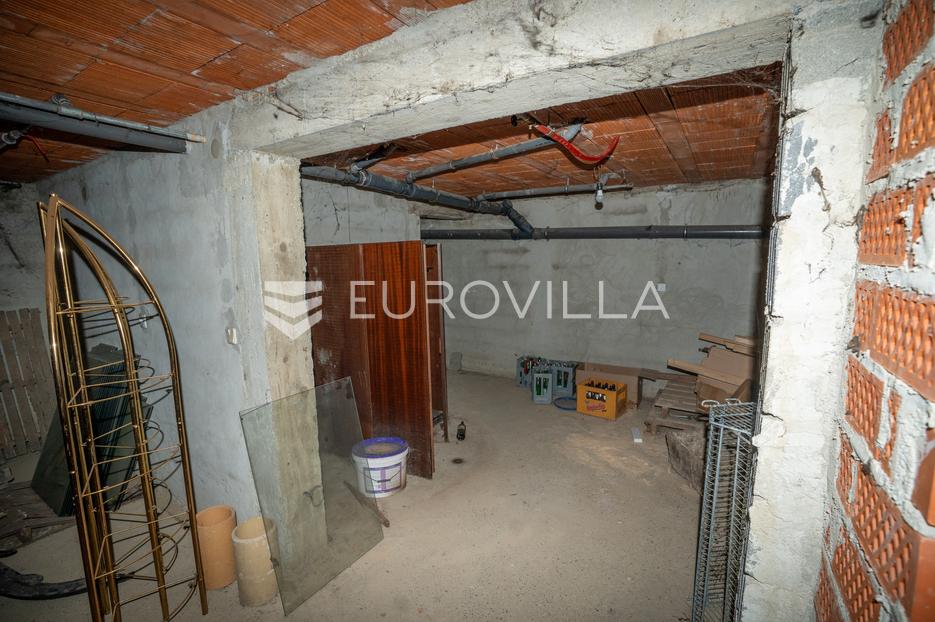 Haus Zu verkaufen -  Satnica Đakovačka