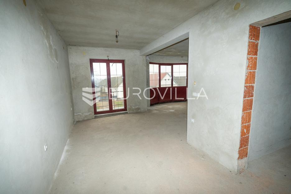 Haus Zu verkaufen -  Satnica Đakovačka