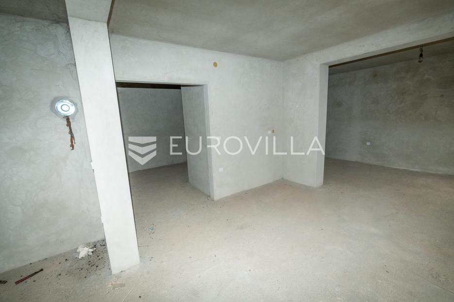Haus Zu verkaufen -  Satnica Đakovačka