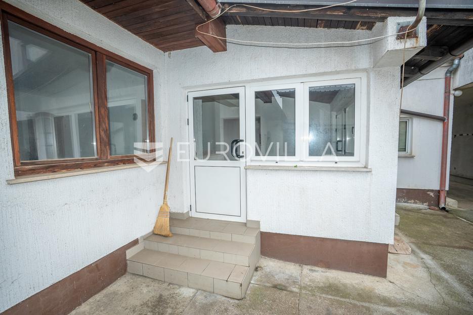 Haus Zu verkaufen -  Satnica Đakovačka
