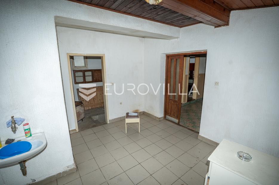 Haus Zu verkaufen -  Satnica Đakovačka